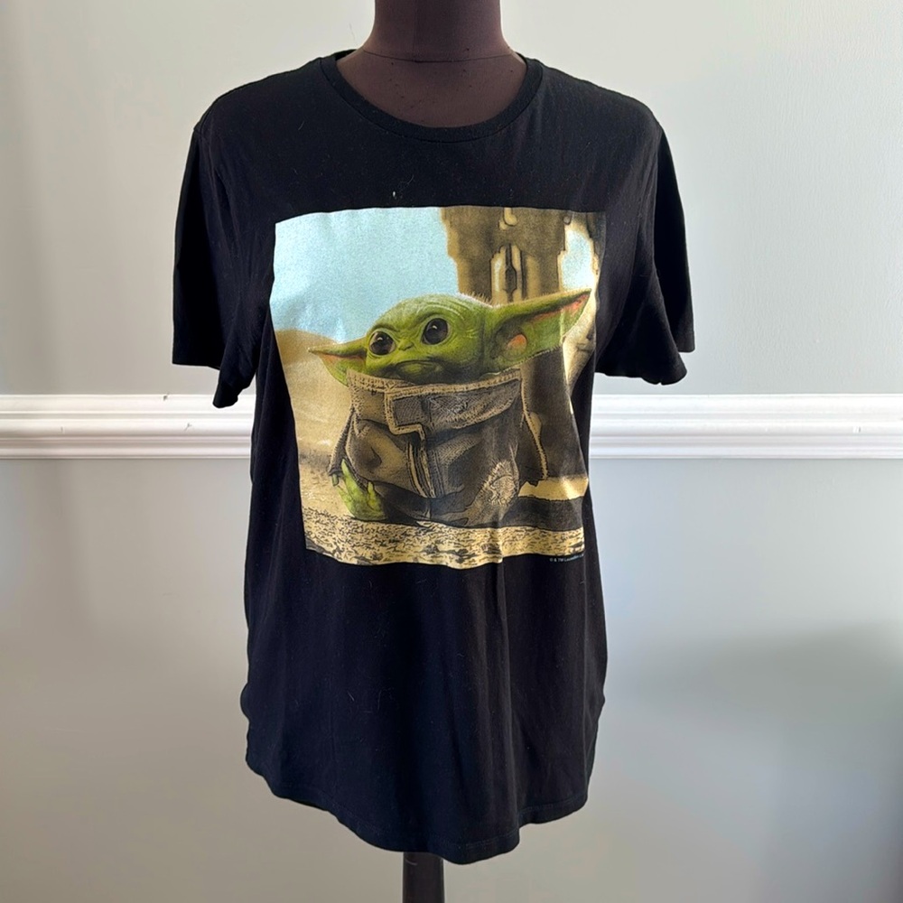 Old Navy Baby Yoda Black T-shirt